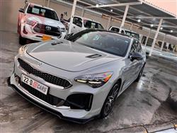 2022 كيا ستينغر