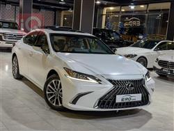 Lexus ES 2025