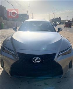 2022 لكزس IS