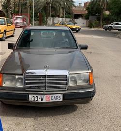 1990 مرسيدس بنز E-Class