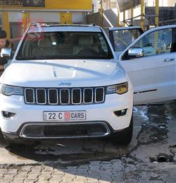 2017 جيب جراند شيروكي