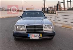 1993 مرسيدس بنز E-Class