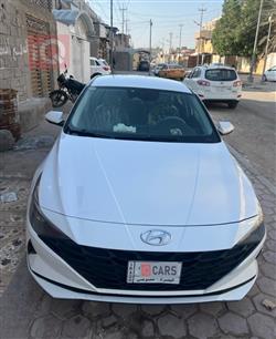Hyundai Elantra 2022