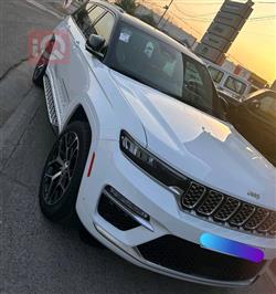 2025 جيب جراند شيروكي