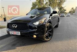 2016 إنفينيتي QX70