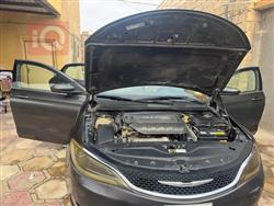 2015 كرايسلر 200