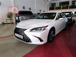 Lexus ES 2024