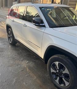 2024 جيب جراند شيروكي