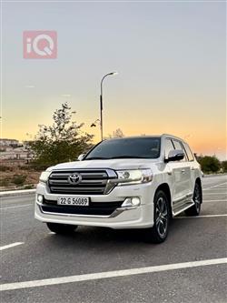2018 تويوتا لاندكروزر