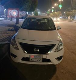 Nissan Sunny 2015
