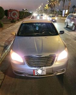 2012 كرايسلر 200
