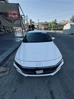 Hyundai Elantra 2025