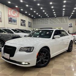 Chrysler 300 2023