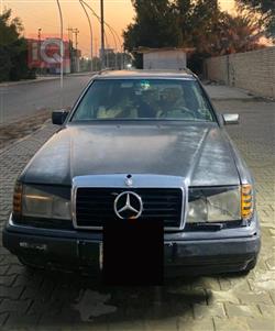 1993 مرسيدس بنز E-Class