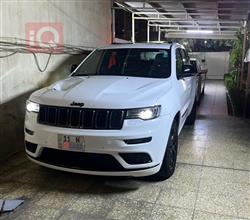 2021 جيب جراند شيروكي