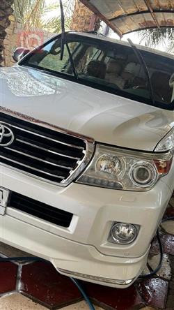 2014 تويوتا لاندكروزر