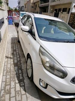 2016 كيا كارينز