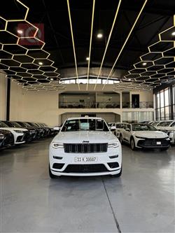 2022 جيب جراند شيروكي