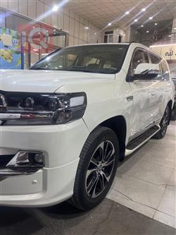 2017 تويوتا لاندكروزر