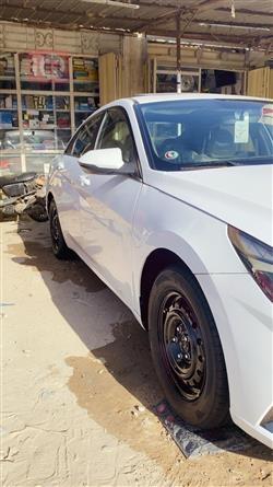 Hyundai Elantra 2022