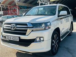 2019 تويوتا لاندكروزر