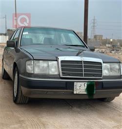 1990 مرسيدس بنز E-Class
