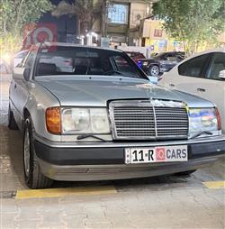 1992 مرسيدس بنز E-Class