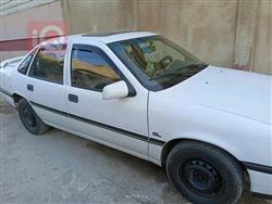 1990 اوبل فيكترا