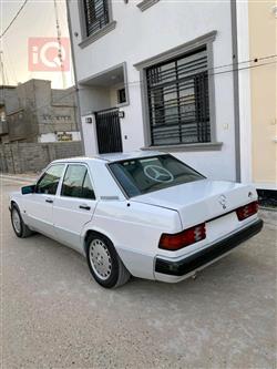 1985 مرسيدس بنز E-Class