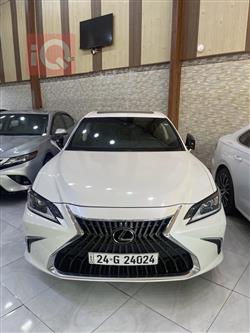 2024 لكزس ES