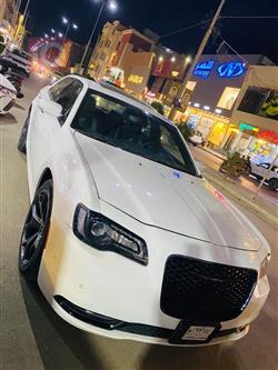 Chrysler 300 2023