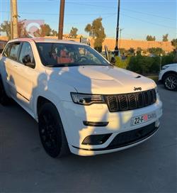 2022 جيب جراند شيروكي