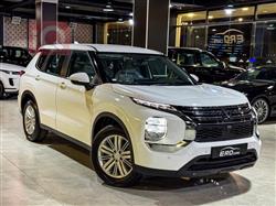 2025 ميتسوبيشي اوتلاندر