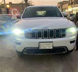 2017 جيب جراند شيروكي