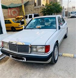 1990 مرسيدس بنز E-Class