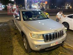 2011 جيب جراند شيروكي