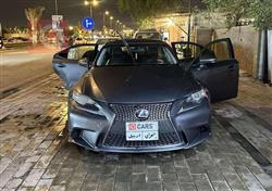 2016 لكزس IS