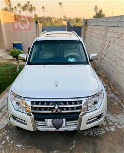 2009 ميتسوبيشي باجيرو