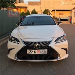 Lexus ES 2019