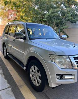 Mitsubishi Pajero 2015