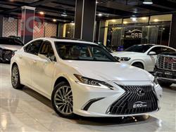 Lexus ES 2025