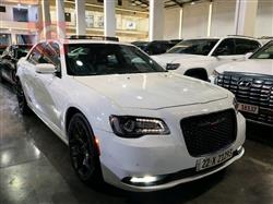 Chrysler 300 2023