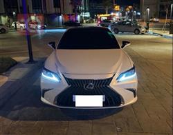 Lexus ES 2023