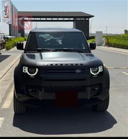 Land Rover Defender 2025