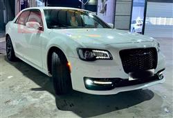 Chrysler 300 2023