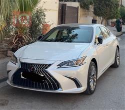 Lexus ES 2023
