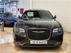 Chrysler 300 2019