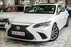 Lexus ES 2021